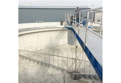 中心傳動刮泥機(jī)工作原理
