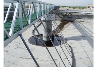 周邊傳動刮泥機(jī)工作原理
